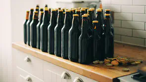 Illustration pour Bière artisanale ou bière industrielle, quelle différence ?